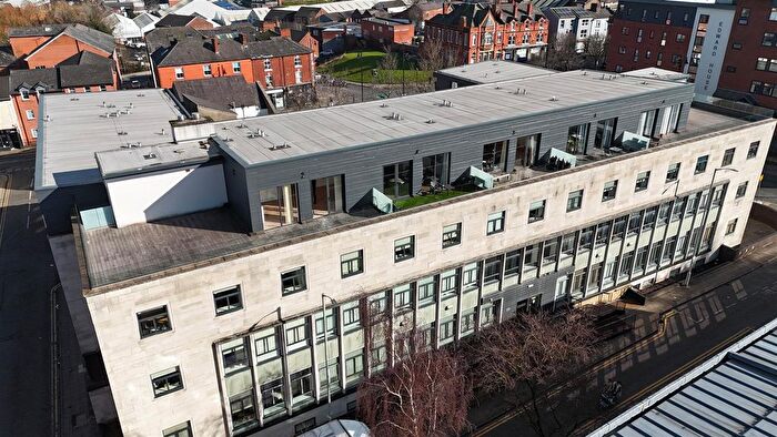 3 Bedroom Flat To Rent In Lee Street, Stockport, SK1