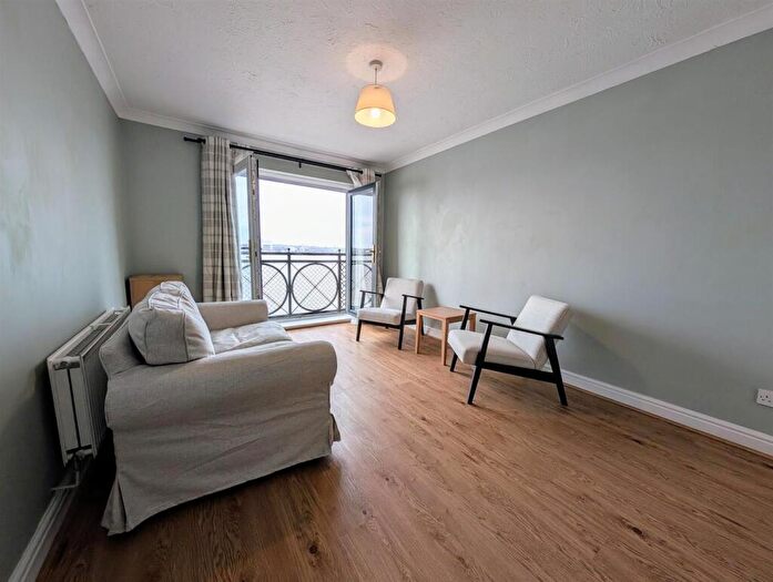 3 Bedroom Apartment To Rent In South Ferry Quay, Liverpool, L3