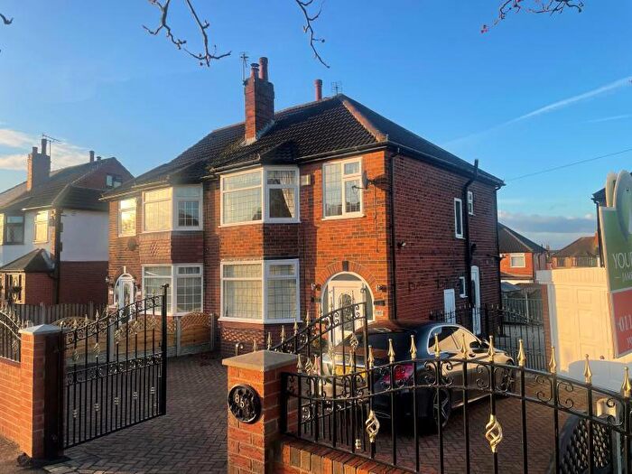 3 Bedroom Semi-Detached House To Rent In Cross Gates Lane, Leeds, LS15