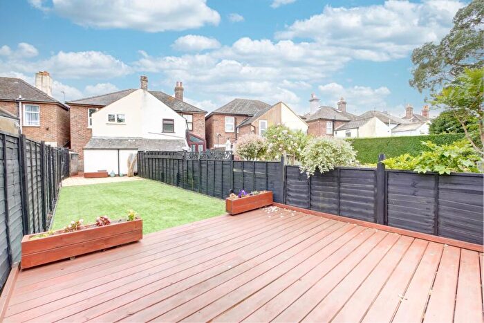 1 Bedroom Flat For Sale In South Road, Hailsham, BN27