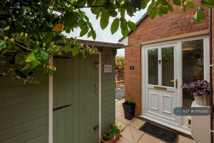 2 Bedroom Maisonette To Rent In Chequers Place, Oxfordshire, OX10