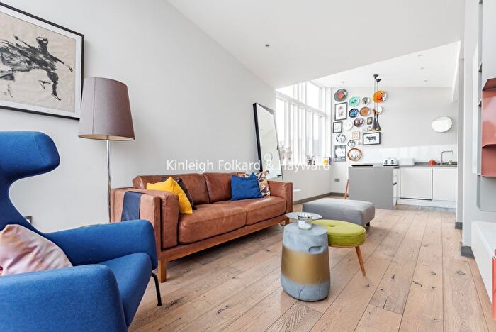 2 Bedroom Flat To Rent In Langtry Court, Brockley, SE4
