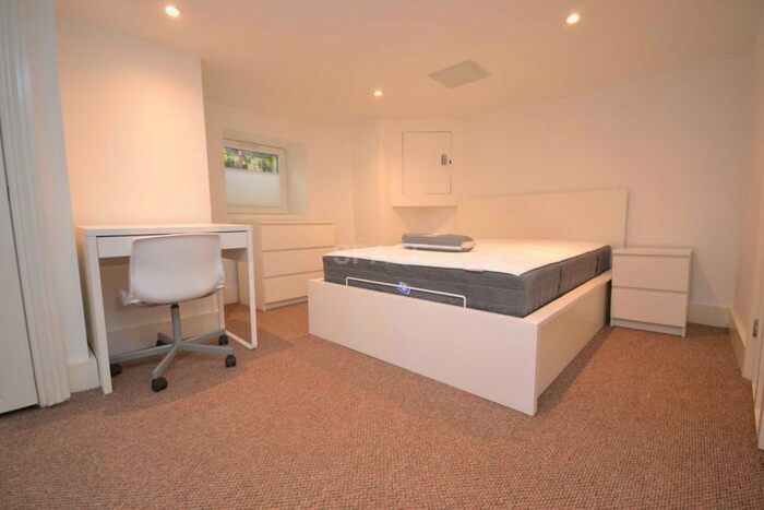 6 Bedroom Terraced House To Rent In Kings Road, Reading, Berkshire, RG1