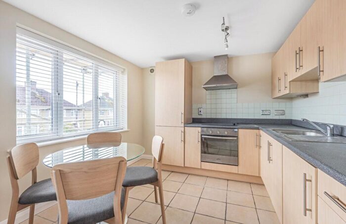 2 Bedroom Apartment For Sale In Kelburne Road, Cowley, Oxford, OX4