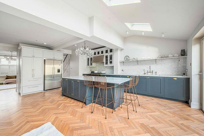 4 Bedroom Semi-Detached House To Rent In Hillcourt Avenue, West Finchley, London, N12