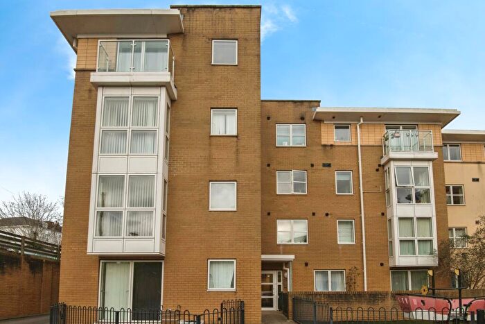 2 Bedroom Apartment To Rent In Richmond Court, Exeter, EX4