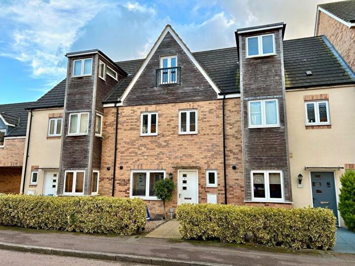 4 Bedroom Town House To Rent In Fonda Meadows, Oxley Park, MK4