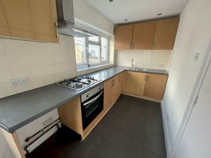 2 Bedroom Flat To Rent In King Street, Gravesend, DA12