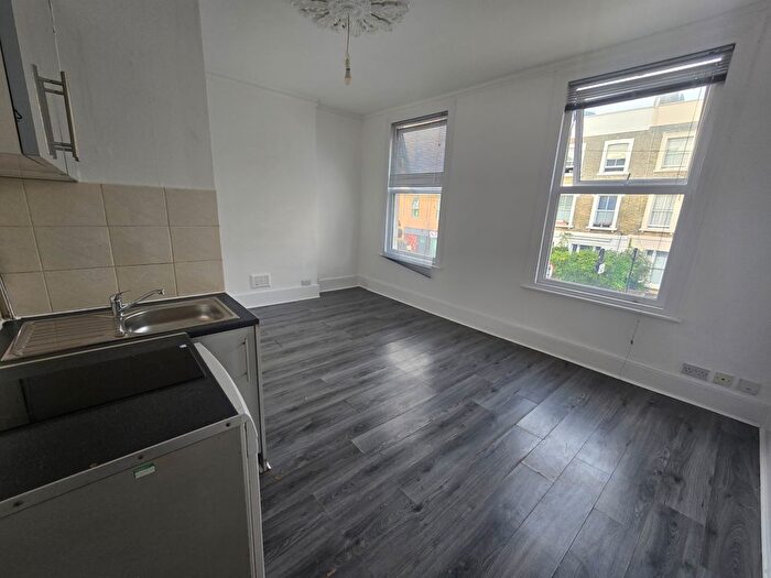 Studio To Rent In Benwell Road, London, N7