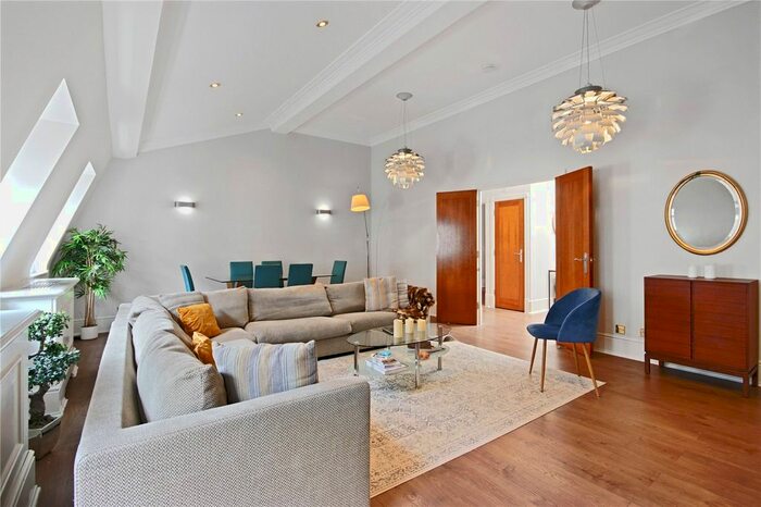 3 Bedroom Flat To Rent In Dover Street, Mayfair, W1S