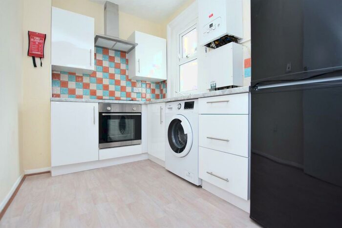 2 Bedroom Flat To Rent In Credon Road, London, E13