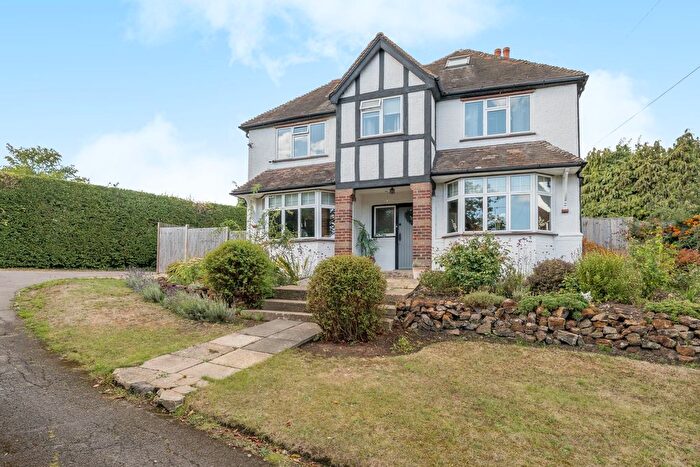 4 Bedroom Detached House For Sale In Boxalls Grove, Aldershot, GU11