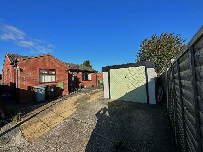 2 Bedroom Bungalow For Sale In Walkers Way, Barrowby, Grantham, NG32