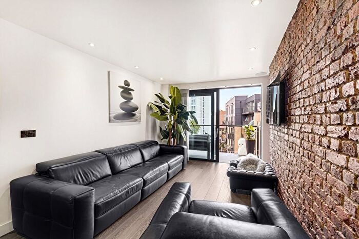 2 Bedroom Flat To Rent In Aragon Court, Hotspur Street, SE11