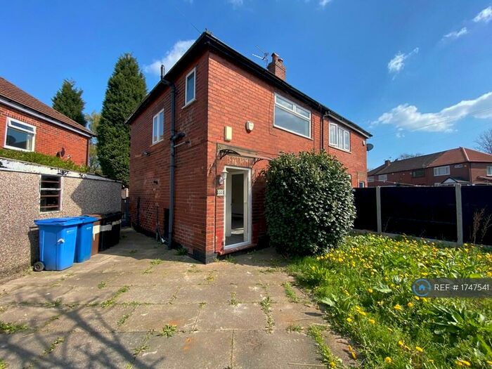 3 Bedroom Semi-Detached House To Rent In Fovant Crescent, Stockport, SK5