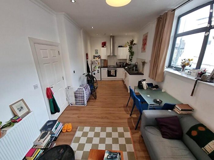 1 Bedroom Flat To Rent In Queens Row, London, SE17
