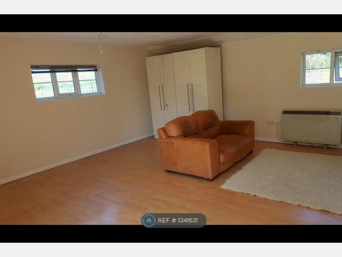 1 Bedroom Bungalow To Rent In Hillcrest House, Ashbrook, Hitchin, SG4