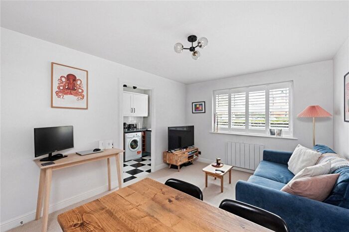 1 Bedroom Flat For Sale In Henry Doulton Drive, London, SW17