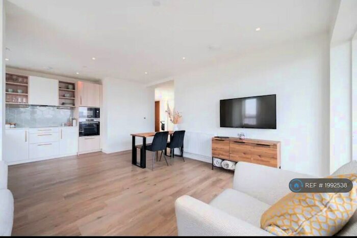 2 Bedroom Flat To Rent In Alington House, London, N8