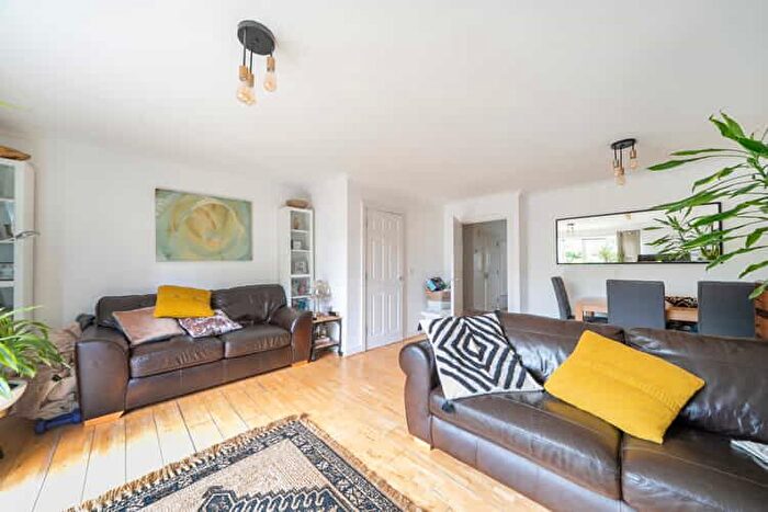 3 Bedroom Terraced House For Sale In Medhurst Drive, Bromley, Greater London, BR1