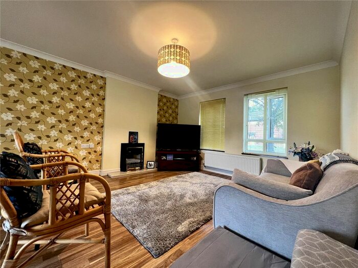 2 Bedroom Flat To Rent In St. Edmunds Street, Northampton, NN1