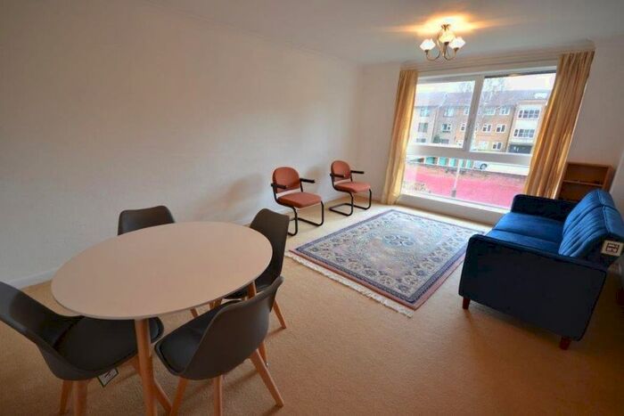 1 Bedroom Flat To Rent In North Avenue, Stoneygate, Leicester, LE2