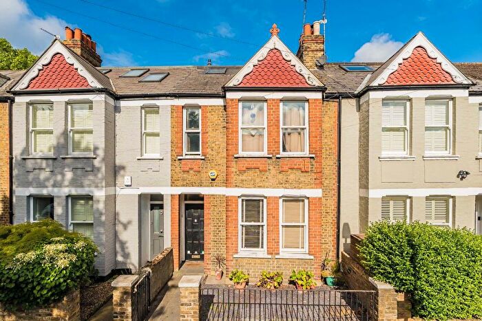 4 Bedroom Property For Sale In Dancer Road, Kew, TW9