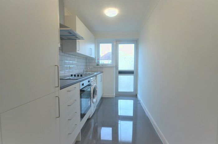 1 Bedroom Flat To Rent In Buntingbridge Road, Ilford, IG2