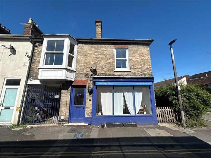 2 Bedroom Maisonette To Rent In North Street, Salisbury, Wiltshire, SP2