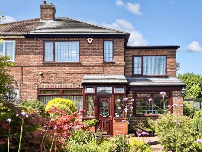 3 Bedroom Semi-Detached House For Sale In Pendas Way, Crossgates, Leeds, LS15