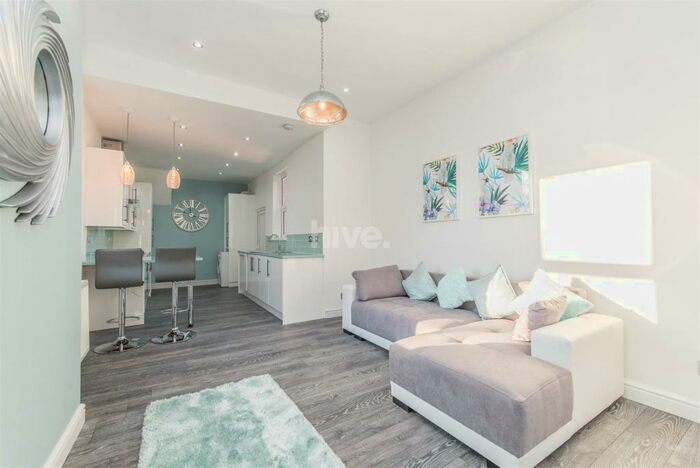 2 Bedroom Flat To Rent In Stratford Road, Heaton, Newcastle Upon Tyne, NE6