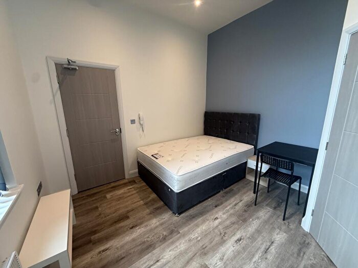 1 Bedroom Apartment To Rent In Birkby Lodge Road, Huddersfield, HD2