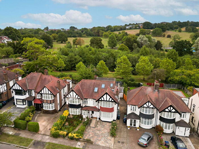 6 Bedroom Semi-Detached House For Sale In Westside, London, NW4