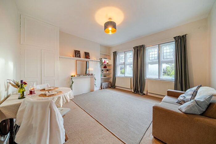 1 Bedroom Flat For Sale In Ryecroft Road, Streatham, London, SW16