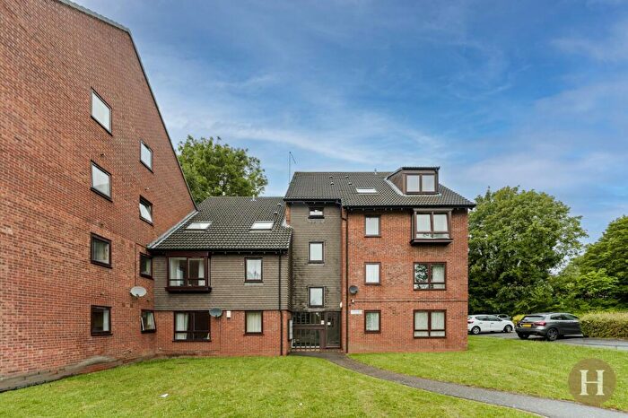 2 Bedroom Flat For Sale In Griffin Gardens, Harborne, B17