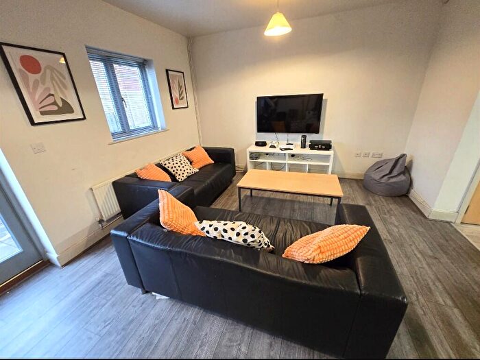 6 Bedroom Town House To Rent In Allington Avenue, Lenton, Nottingham, NG7