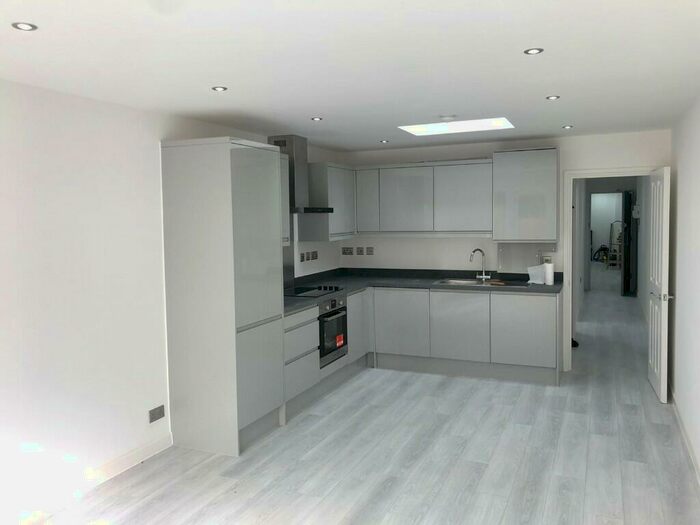 2 Bedroom Apartment To Rent In Victoria Road, Romford, London, RM1