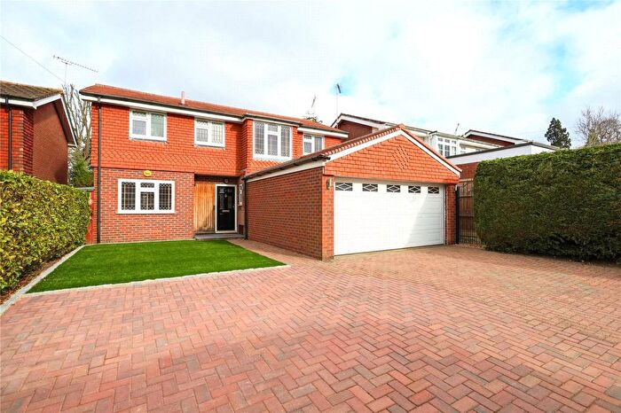 5 Bedroom Detached House For Sale In Merrilyn Close, Claygate, Esher, Surrey, KT10