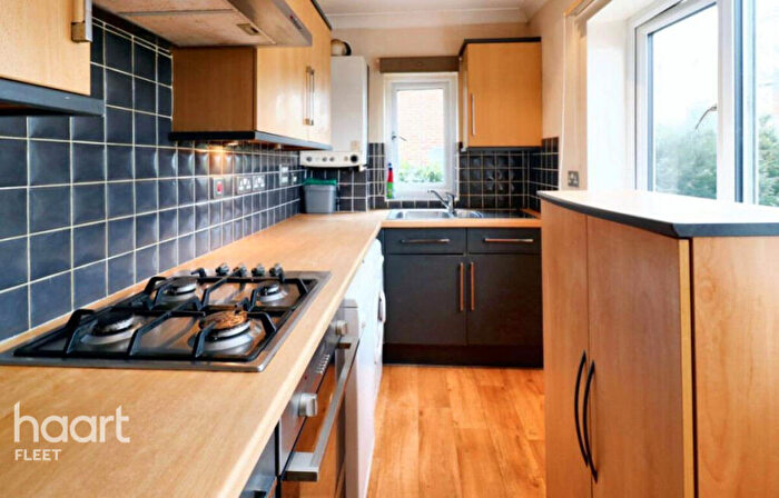 3 Bedroom Flat To Rent In Sandford Court, Aldershot, GU11