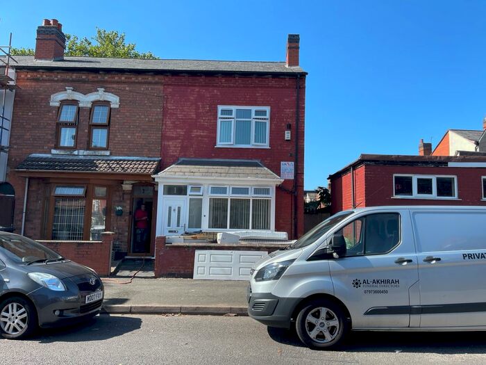 3 Bedroom End Of Terrace House To Rent In Medlicott Road, Sparkhill, Birmingham, B11