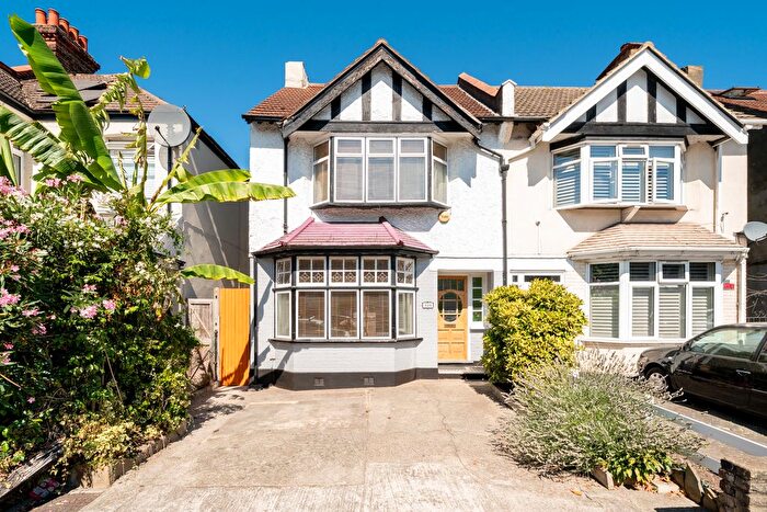 4 Bedroom Terraced House To Rent In Brigstock Road, Thornton Heath, CR7