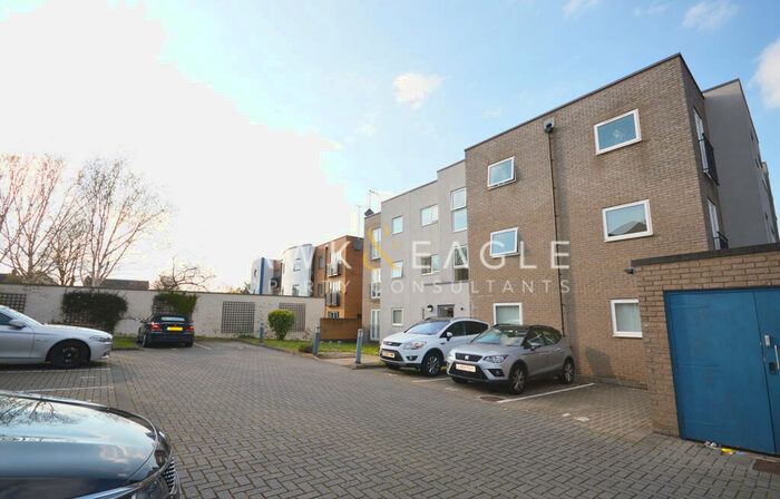 Garage / Parking To Rent In Prince Avenue, Westcliff On Sea, SS0