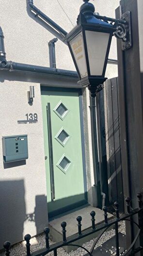 2 Bedroom Flat To Rent In Town Street, Pudsey, West Yorkshire, LS28