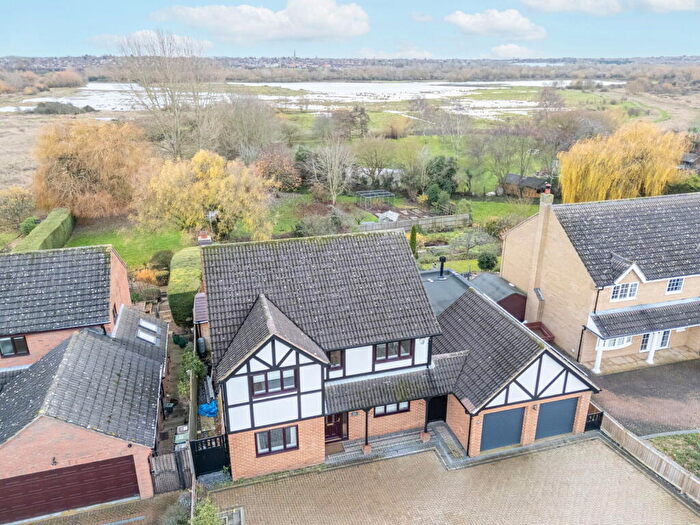 4 Bedroom Detached House For Sale In Lake View, Meadow Way, Irthlingborough, NN9