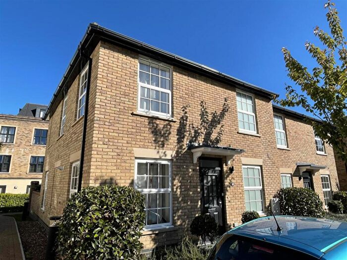 3 Bedroom Semi-Detached House For Sale In Barker Close, Salisbury, SP2