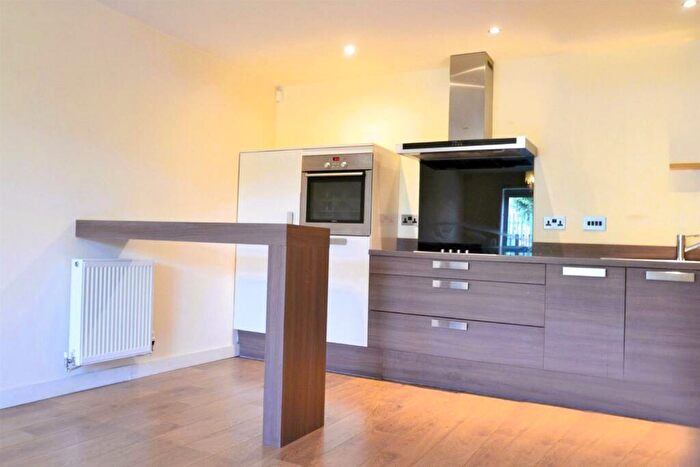 2 Bedroom Flat To Rent In Rectory Court, Armthorpe, Doncaster, DN3