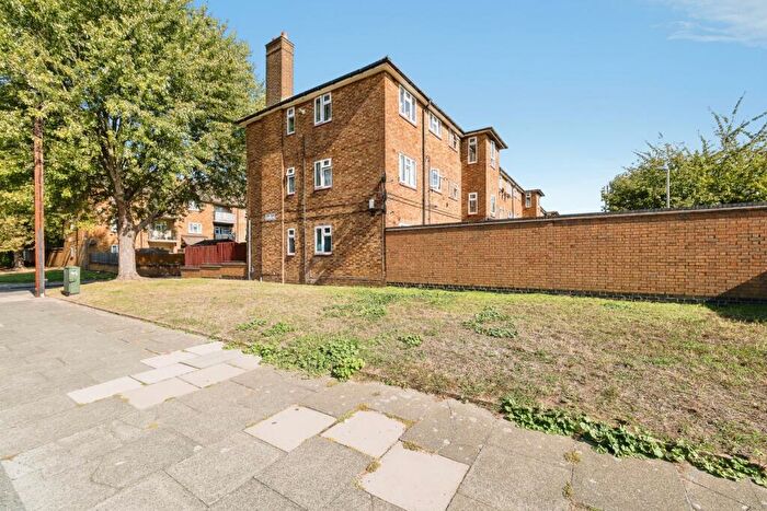 2 Bedroom Flat For Sale In Broxburn Drive, South Ockendon, Essex, RM15