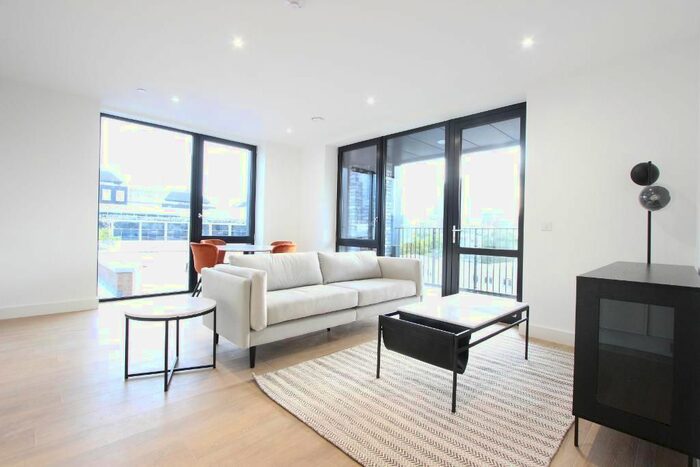 2 Bedroom Flat For Sale In Tellicherry Court, Aberfeldy Square, London, E14