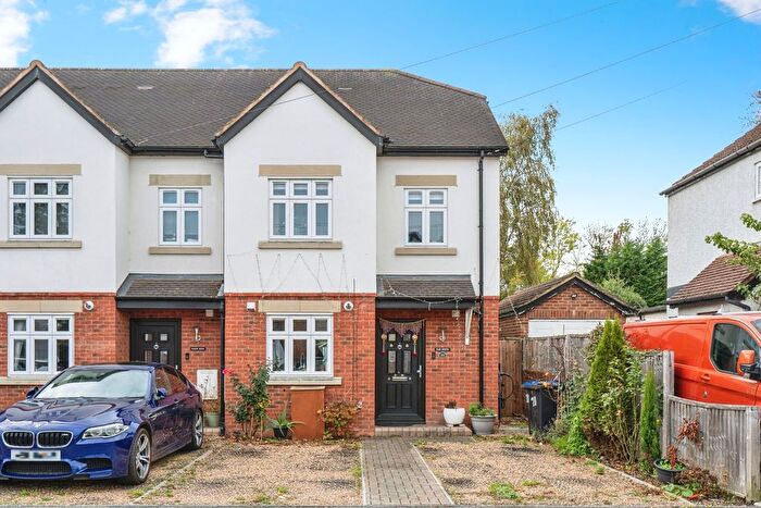 4 Bedroom End Terrace House For Sale In Liberty Hall Road, Addlestone, Surrey, KT15