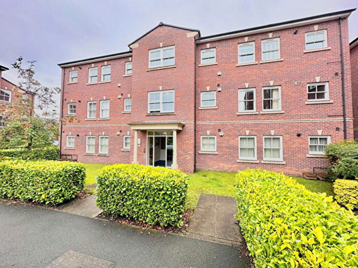 2 Bedroom Flat To Rent In Hatters Court, Stockport, SK1
